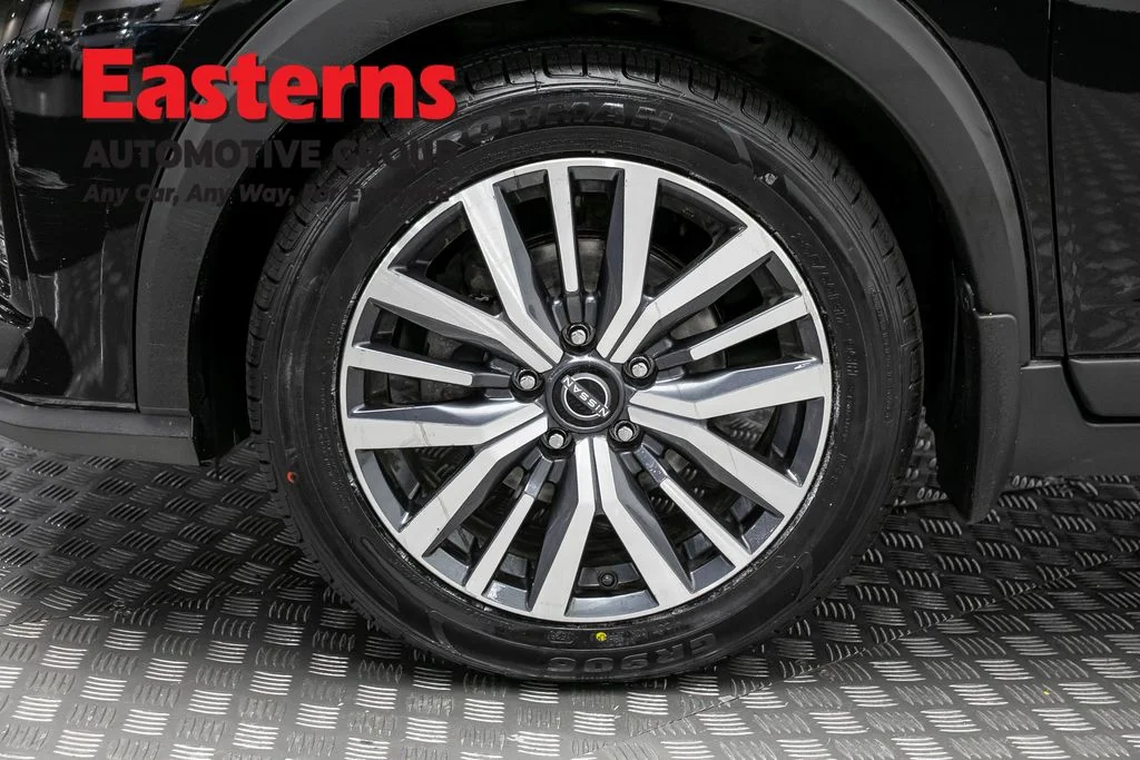 Used 2023 Black Nissan SV image 31