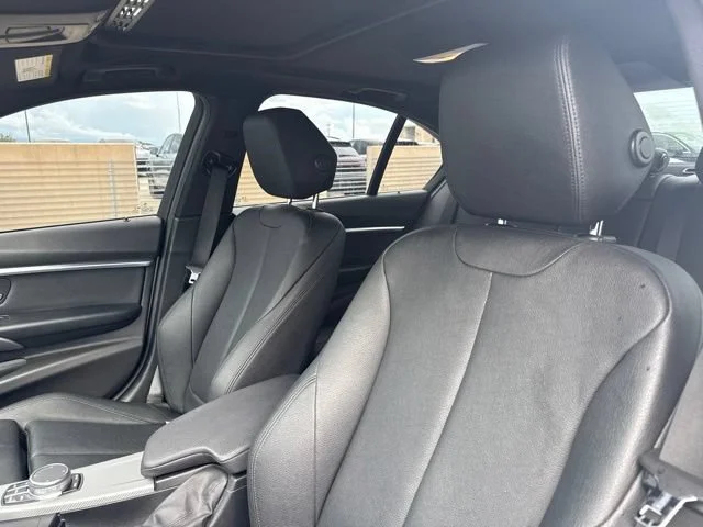 Used 2018 Alpine White BMW 340i xDrive image 14
