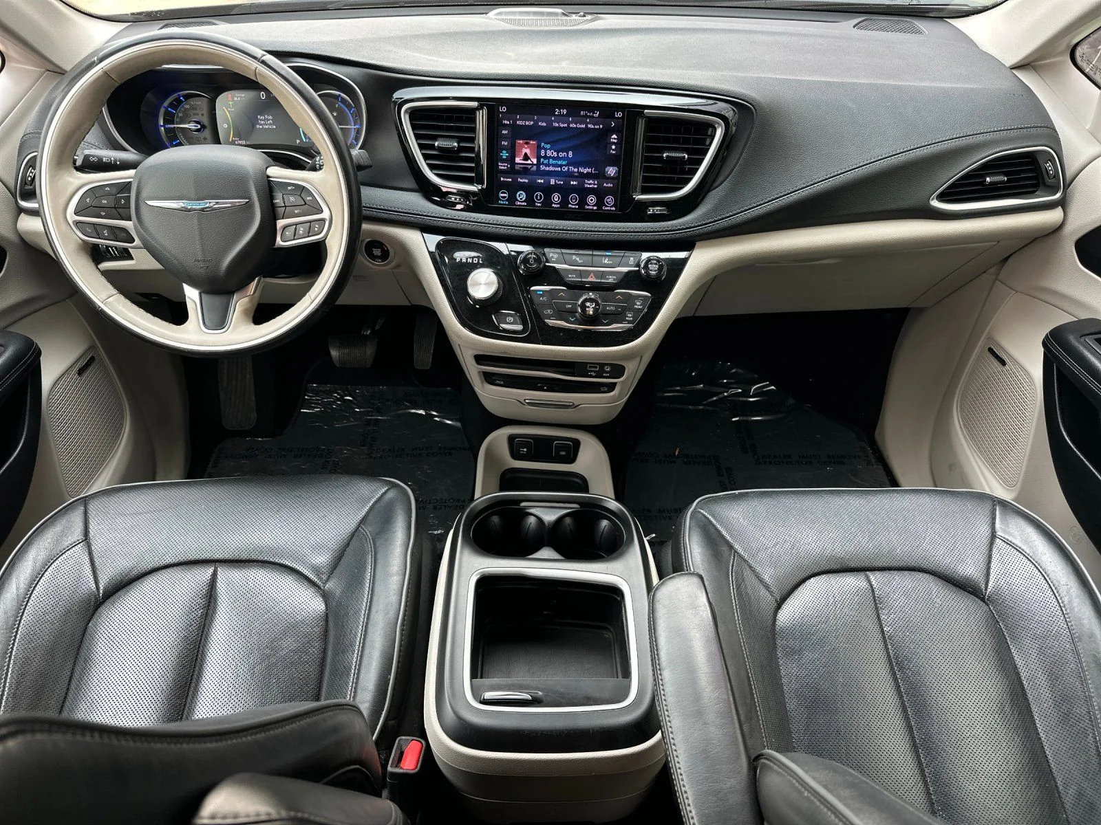 Used 2020 Ceramic Gray Clearcoat Chrysler Limited image 12