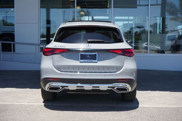 New 2026 MANUFAKTUR Alpine Grey Mercedes-Benz GLC 300 image 7