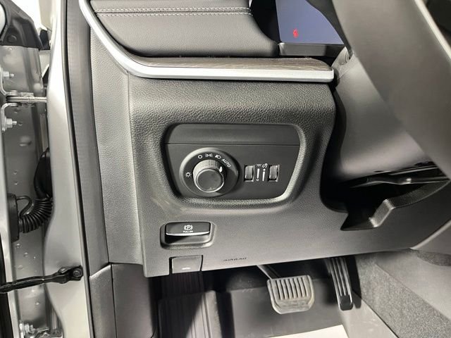 Used 2026 Silver Jeep Altitude image 19