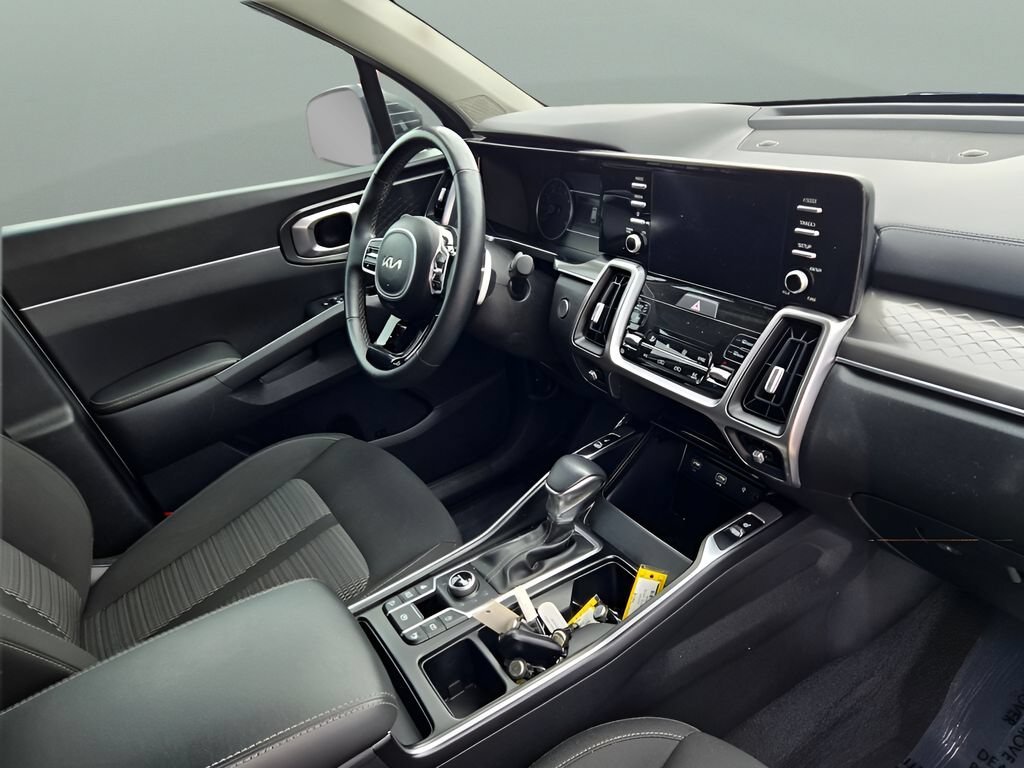 Used 2023 White Kia X-Line EX image 8