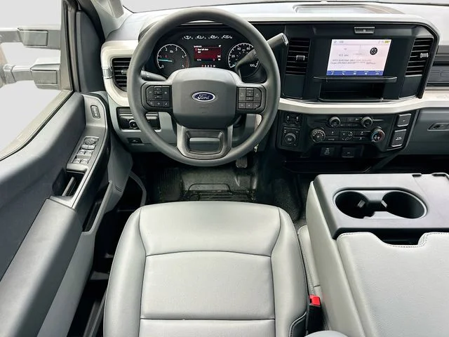New 2026 Oxford White Ford XL image 15