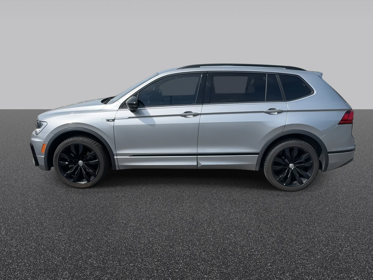 Used 2021 Silver Metallic Volkswagen SE R-Line Black image 5