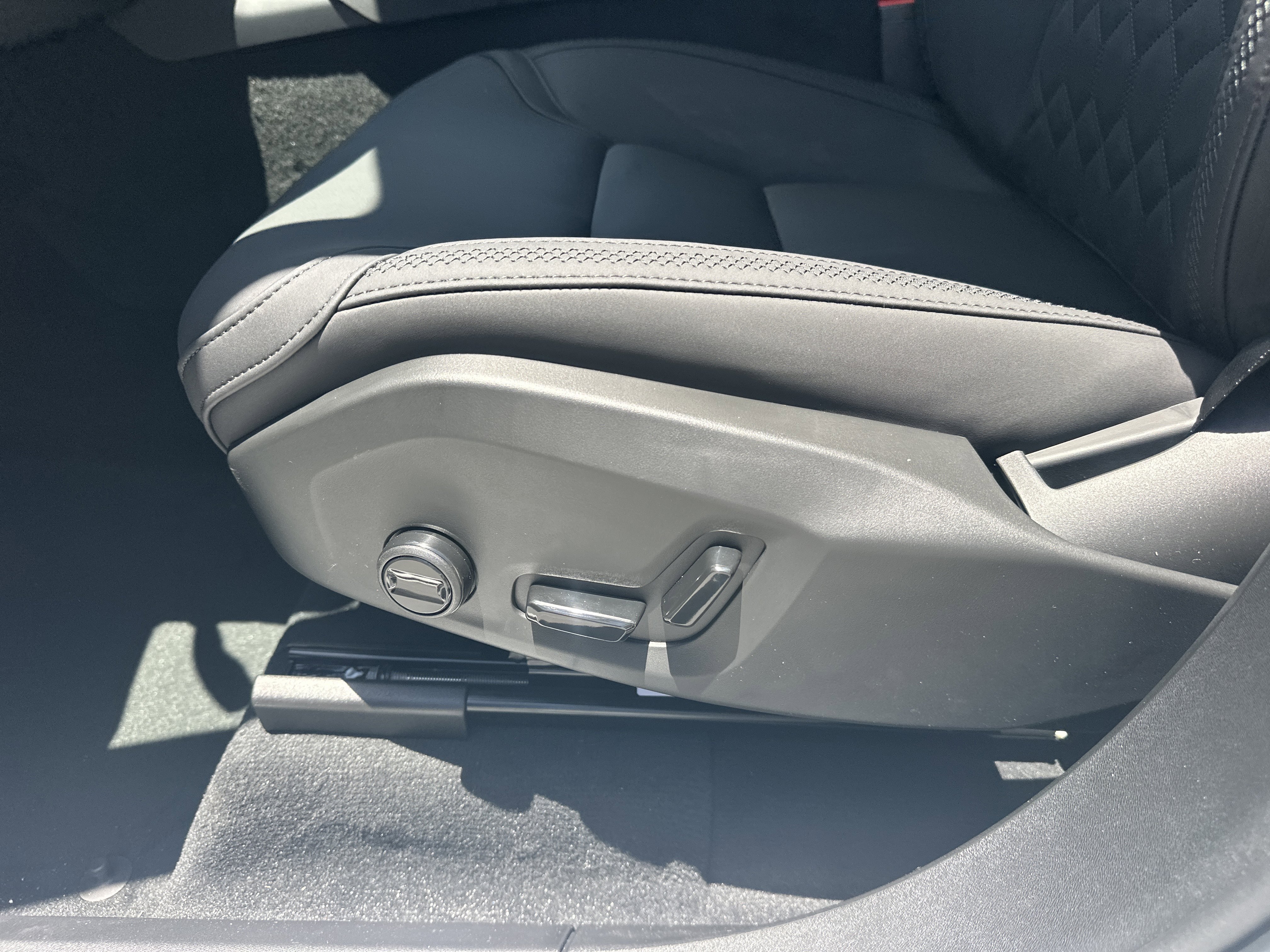 New 2026 Crystal White Volvo Core image 17