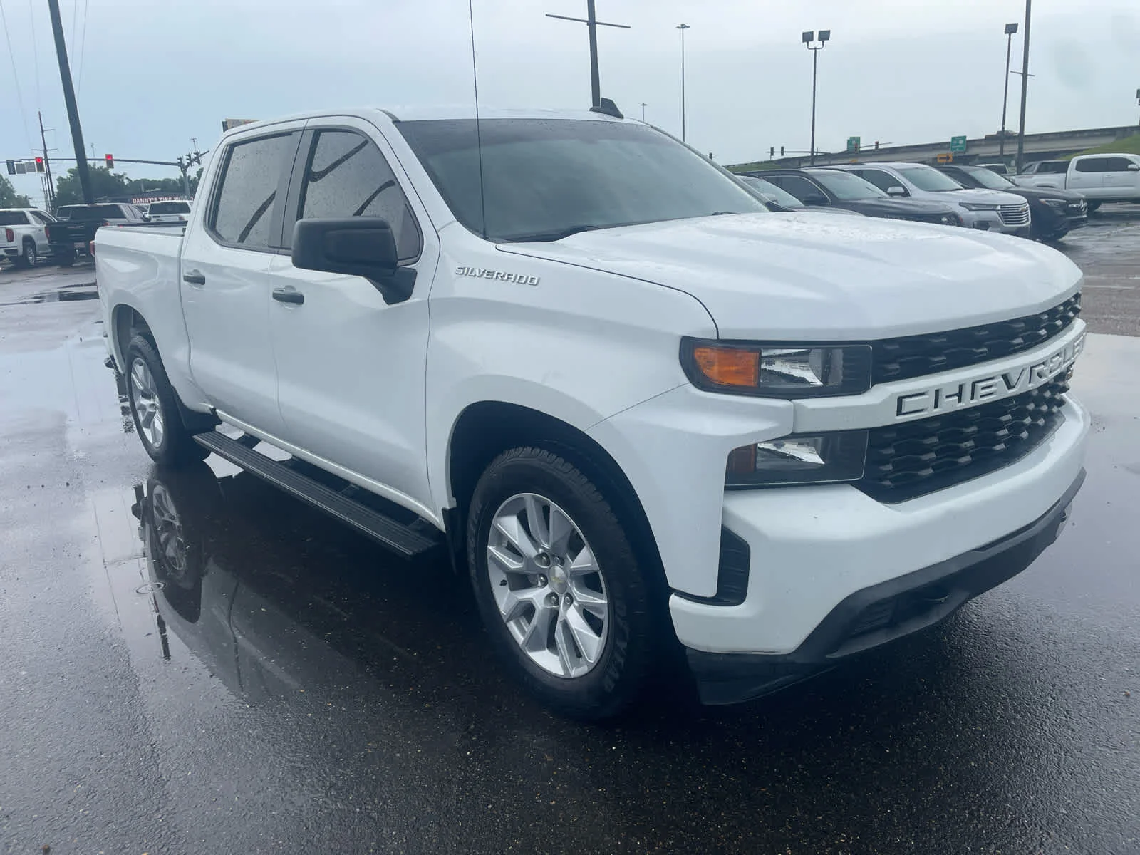 Used 2020 SUMMIT WHITE Chevrolet Custom image 4