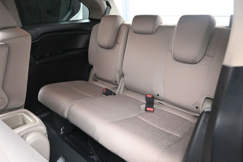 Used 2022  Honda EX image 16