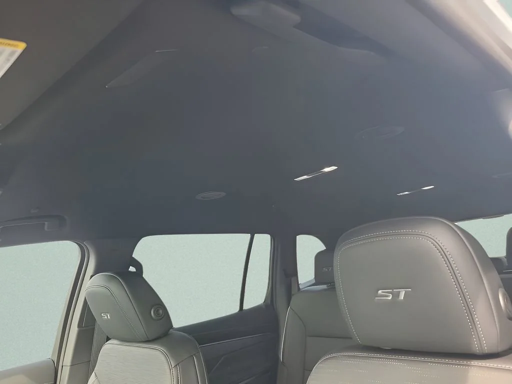 New 2026 Iridescent White Tricoat Buick Sport Touring image 30