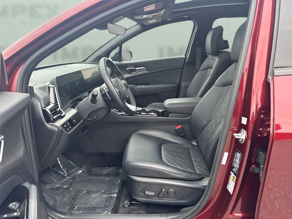 Used 2025 Red Kia X-Line image 6