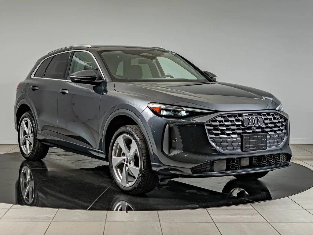 Used 2025 Manhattan Gray Metallic Audi 2.0T Premium Plus image 3