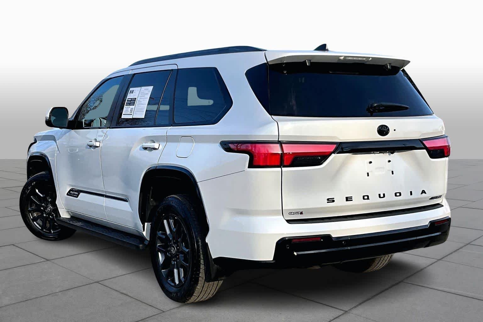 2025 Toyota Sequoia Platinum - Photo 12
