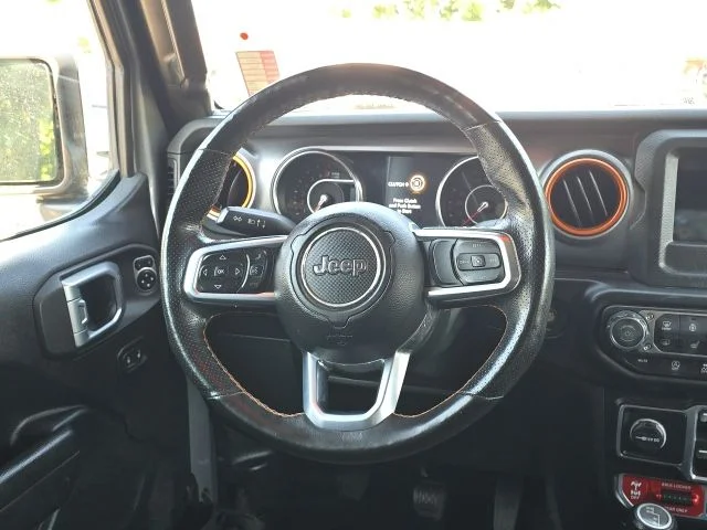 Used 2020 Silver Jeep Mojave image 18