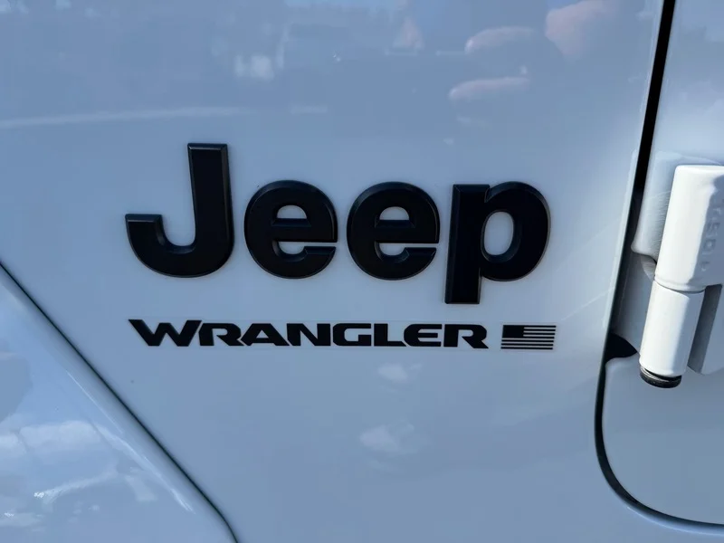 2025 Jeep Wrangler 4-Door Sahara - Photo 28
