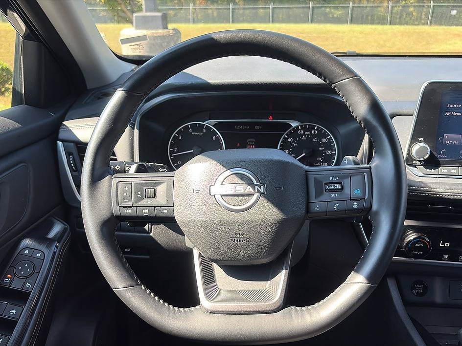 Used 2025 Deep Ocean Blue Pearl Nissan SV image 30