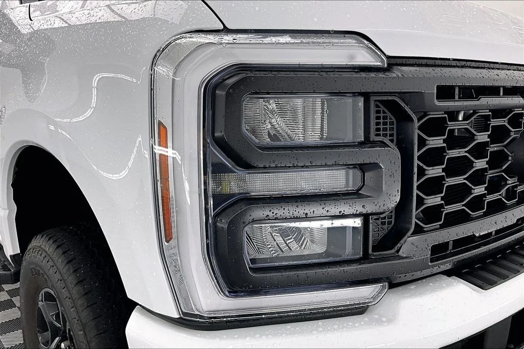 Certified Used 2024 Oxford White Ford XL image 26