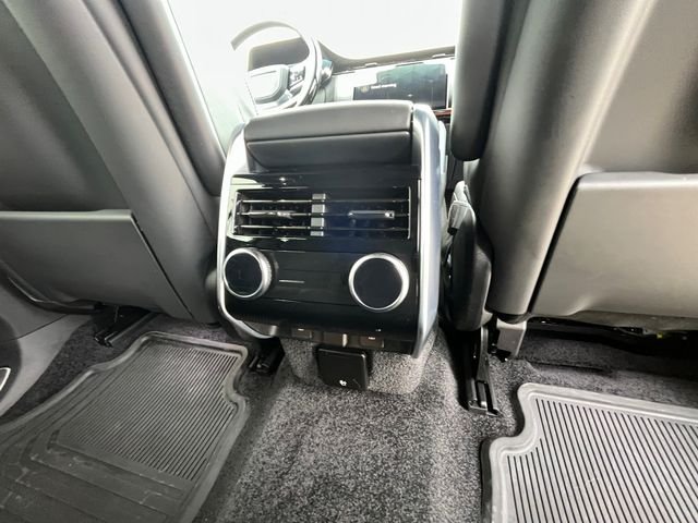 Used 2025  Land Rover SE image 17