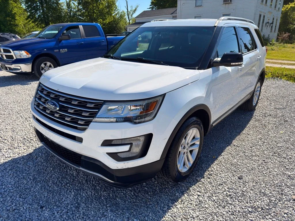 Used 2017 White Ford XLT image 13