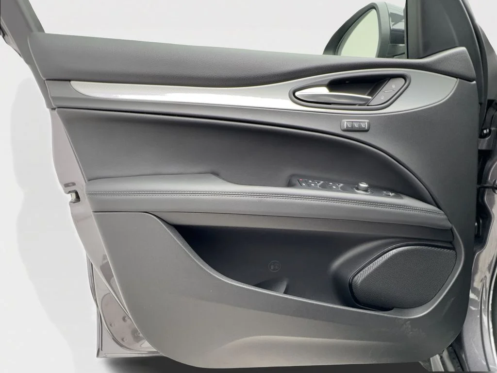 New 2026 Gray Alfa Romeo Base image 28