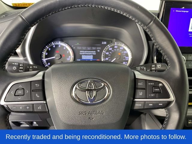 Used 2025 Beige Toyota XLE image 17