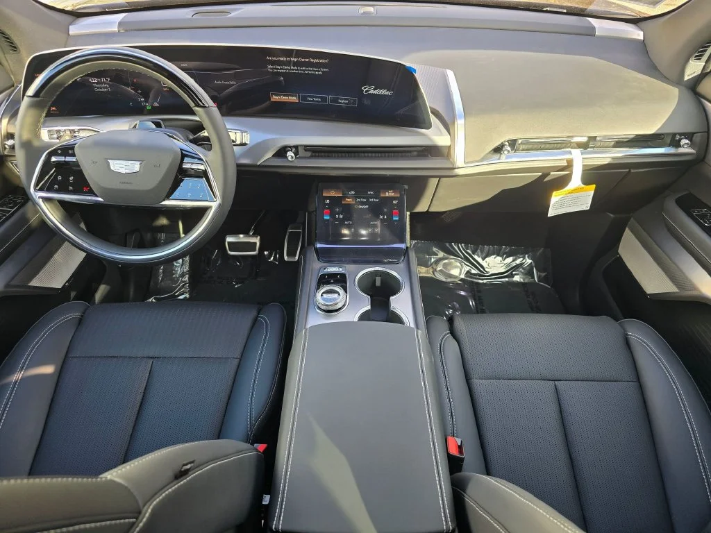 2027 Cadillac VISTIQ Sport - Photo 18