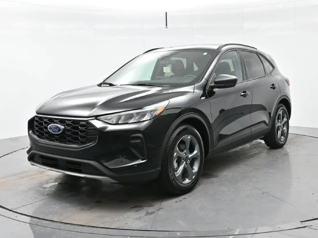 Used 2025 Agate Black Metal Ford ST-Line image 3