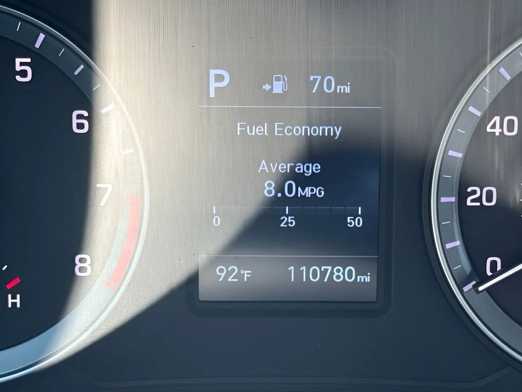 Used 2019 Red Hyundai SE image 17