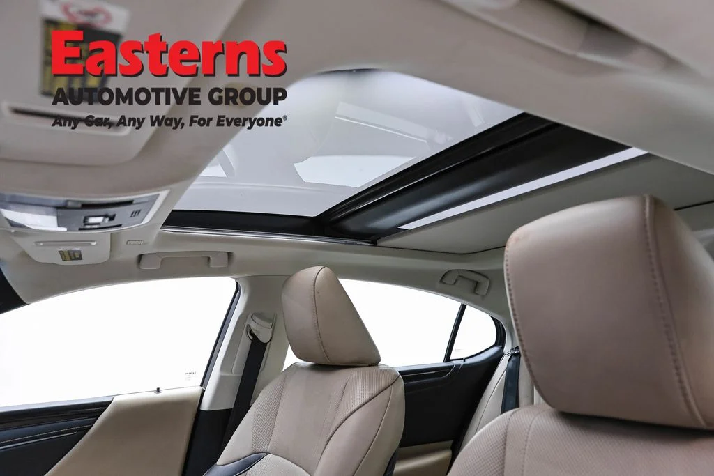 Used 2020 Black Lexus 350 Luxury image 37