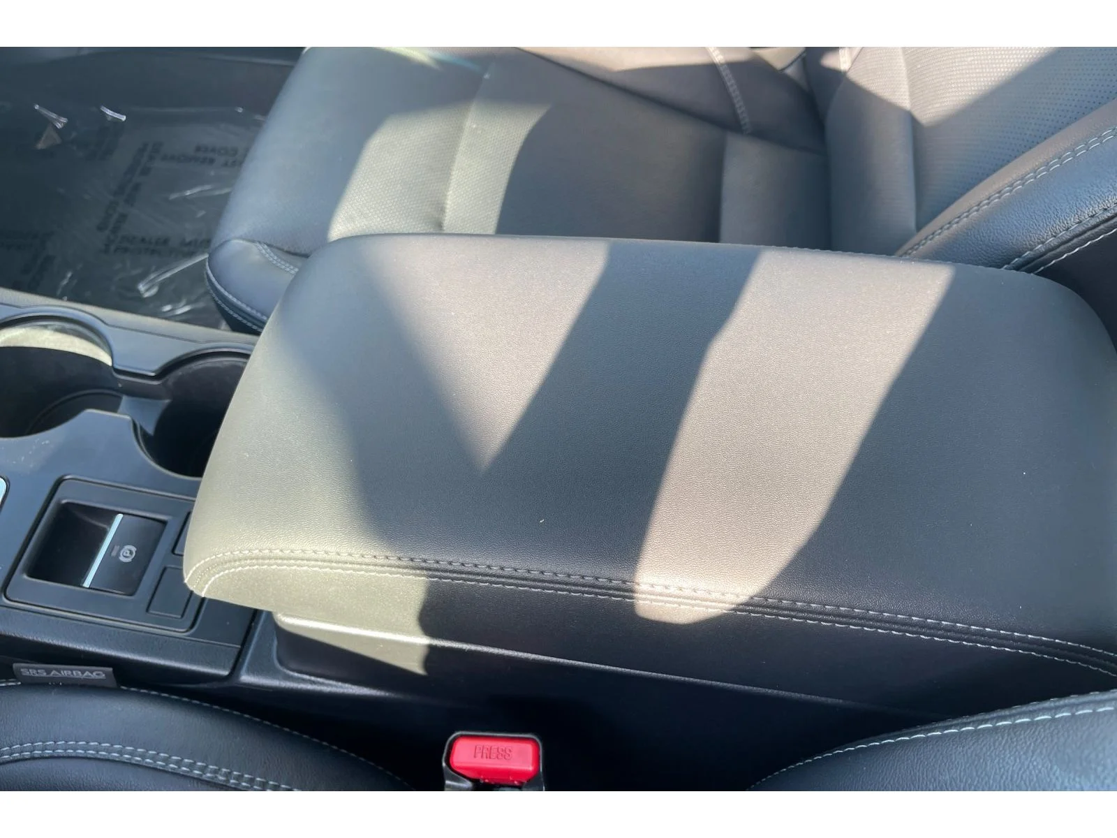 Used 2018 CRYSTAL WHITE PEA Subaru Limited image 28