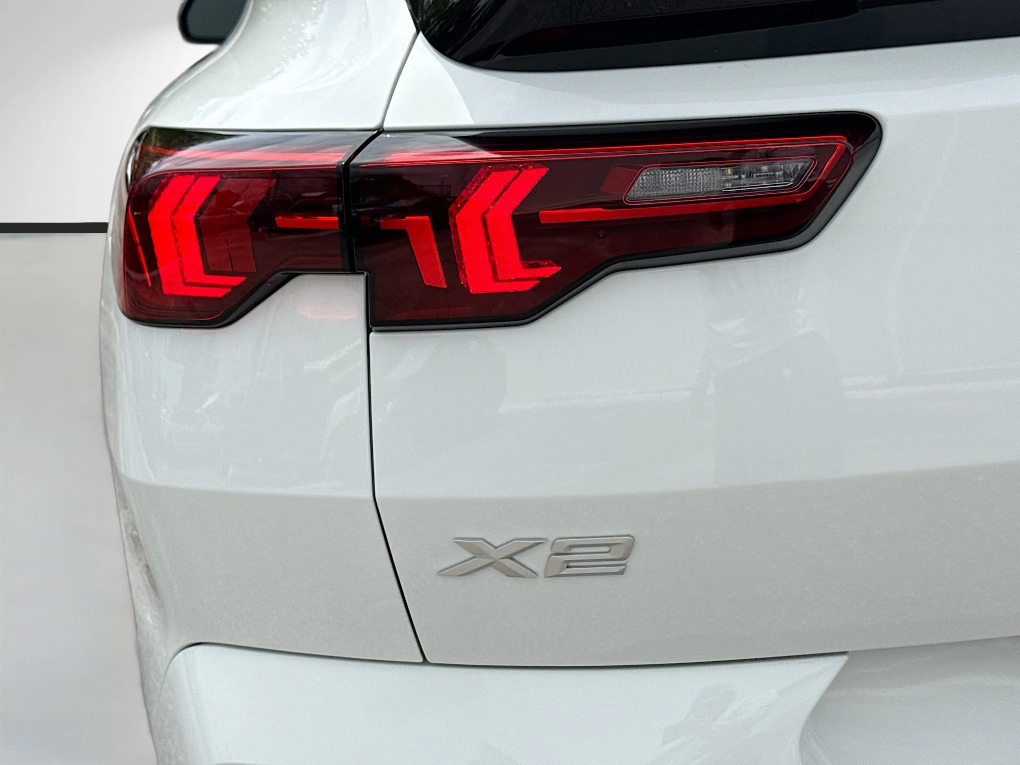 New 2026 Alpine White BMW xDrive28i image 10