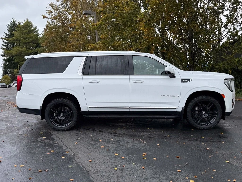 Used 2022 White GMC SLT image 11