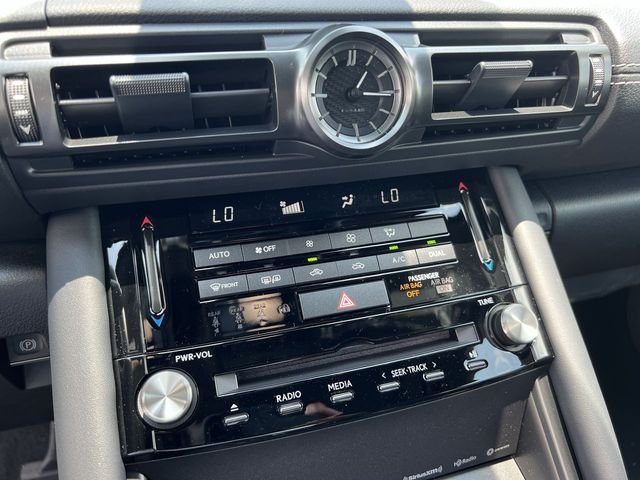 Used 2023 White Lexus 300 image 18