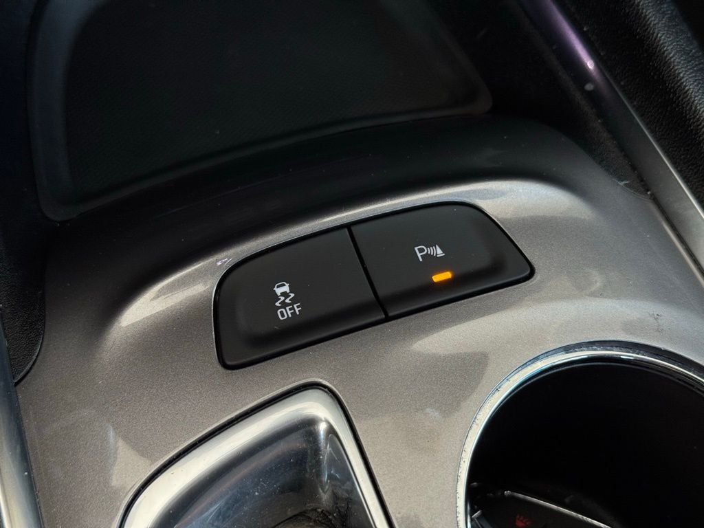 Used 2025 White Chevrolet LT image 32