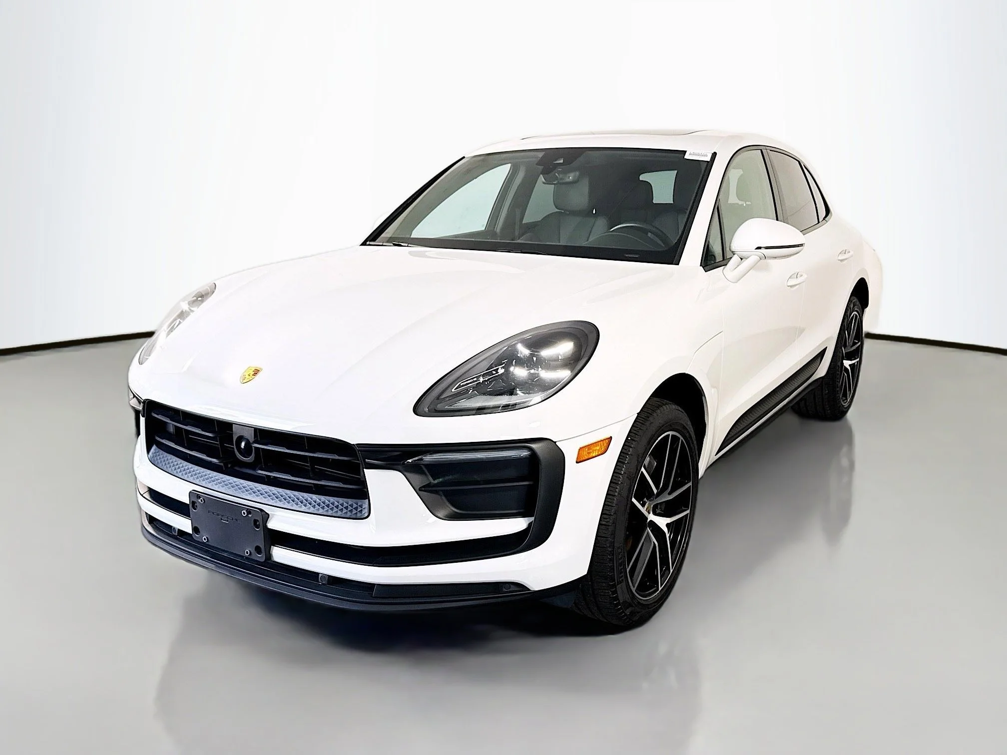 Used 2023 Carrara White Metallic Porsche Base image 3