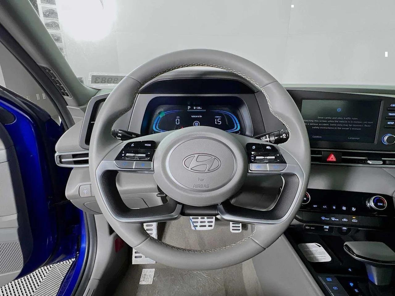 2026 Hyundai Elantra — photo 8