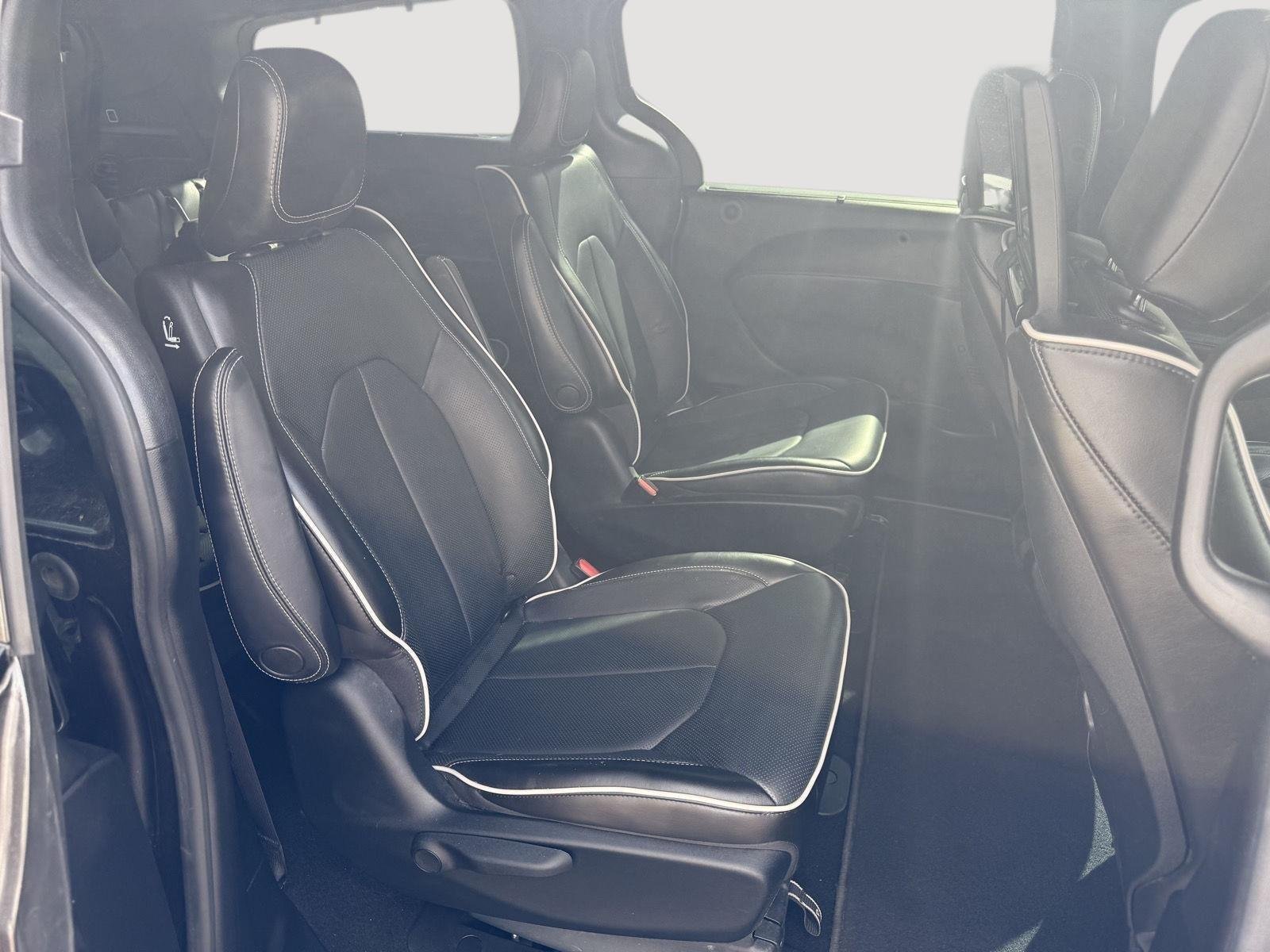 2020 Chrysler Pacifica Hybrid Limited - Photo 14