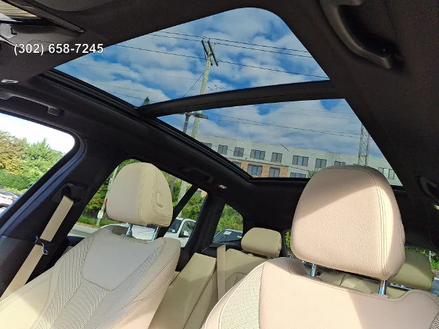 Used 2022 Phytonic Blue Metallic BMW xDrive30i image 13