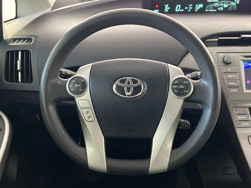 Used 2013 Black Toyota Two image 17