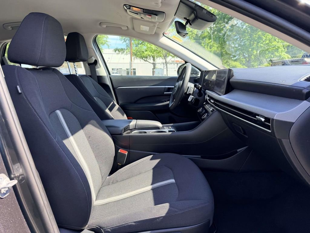Used 2025 Portofino Gray Hyundai SEL image 14