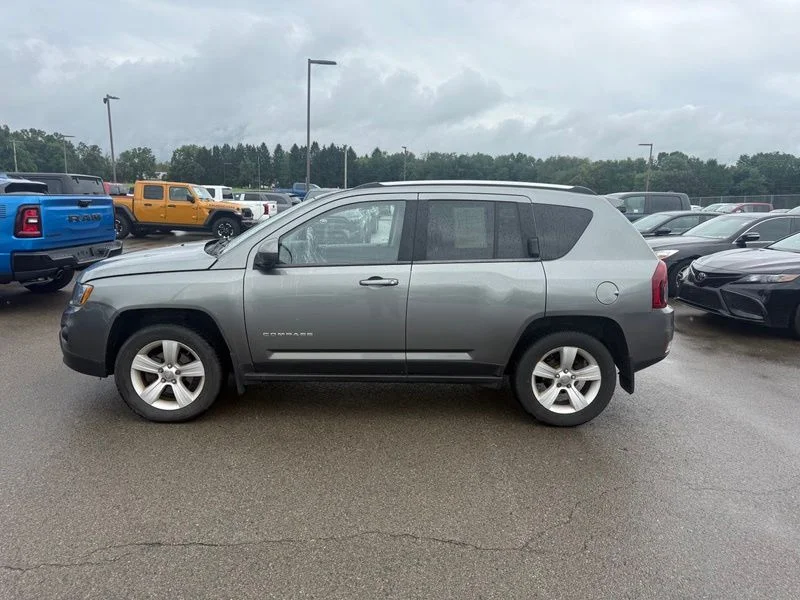 Used 2014 Gray Jeep Latitude image 15