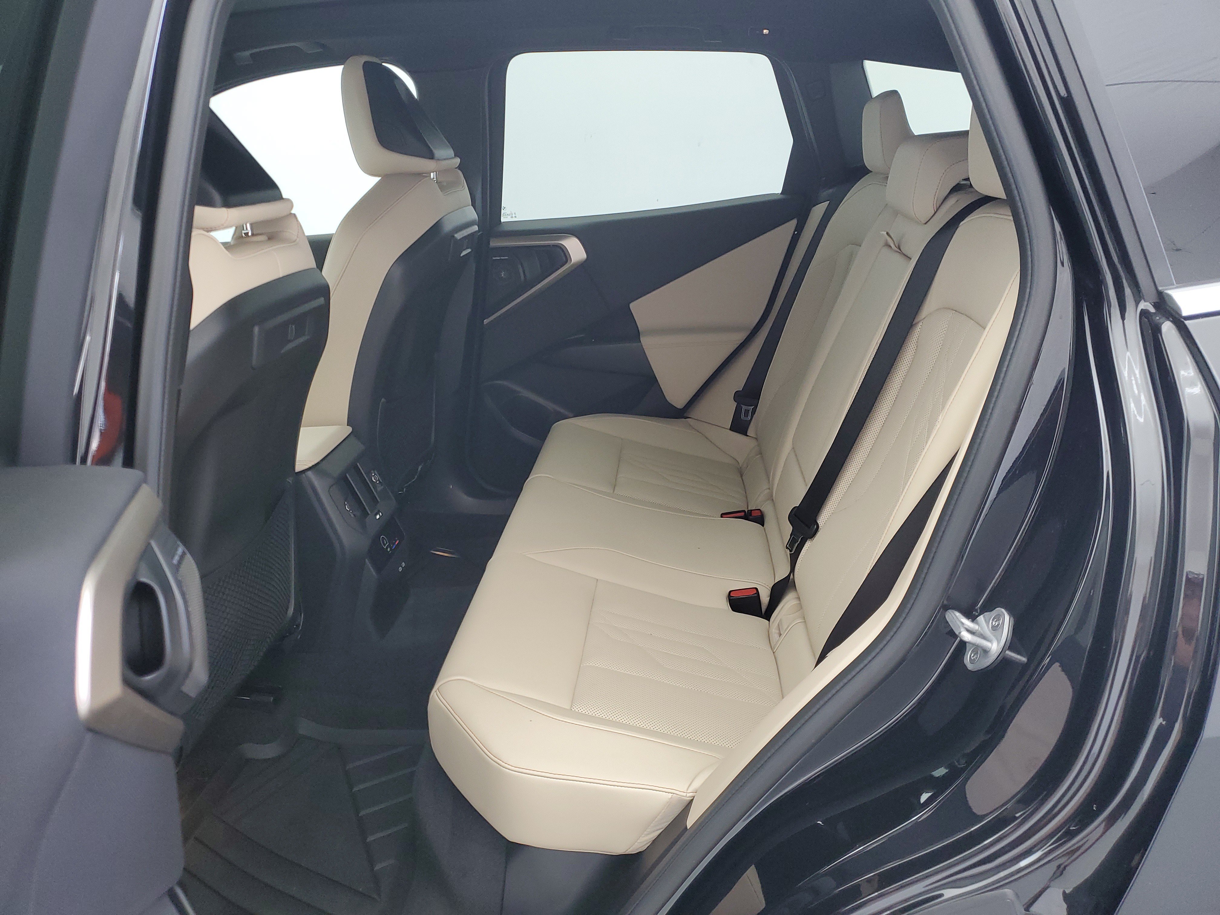 Used 2025 Black Sapphire Metallic BMW 30 xDrive image 14