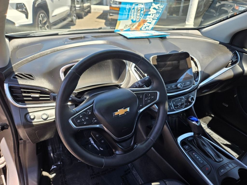 Used 2017 Gray Chevrolet Premier image 6