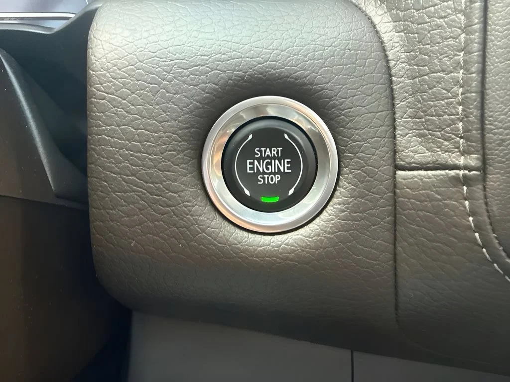 Used 2023 Onyx Black GMC Denali image 27
