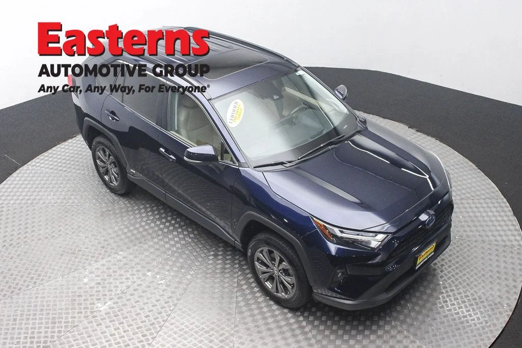 Used 2024 Blue Toyota XLE Premium image 3