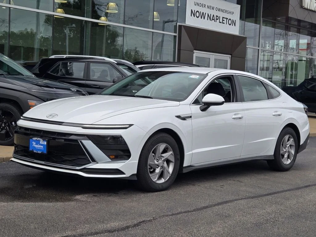 Used 2026 White Hyundai SE image 1