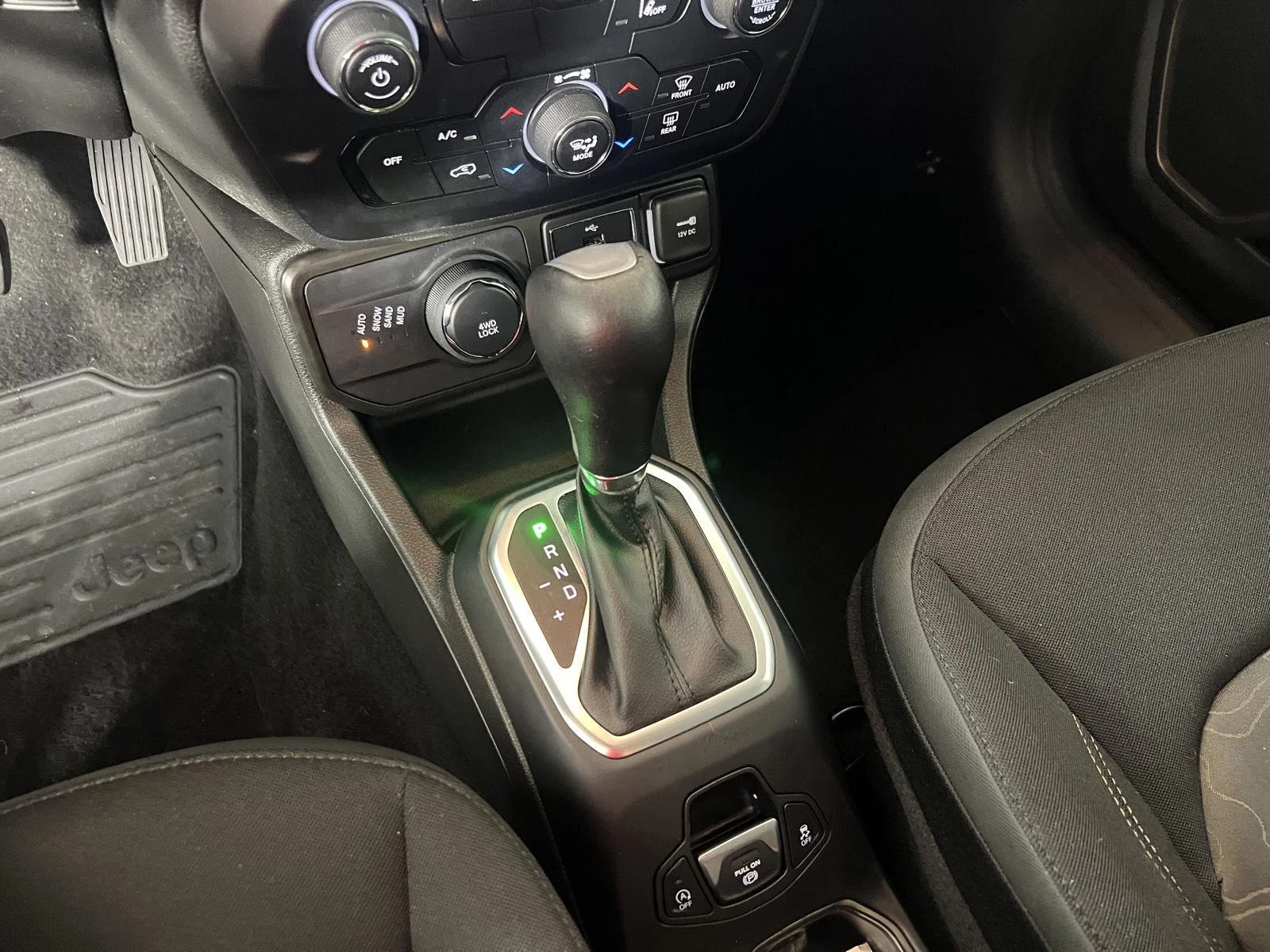Used 2023  Jeep Upland image 26