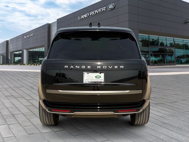 New 2026 Santorini Black Land Rover SE image 4