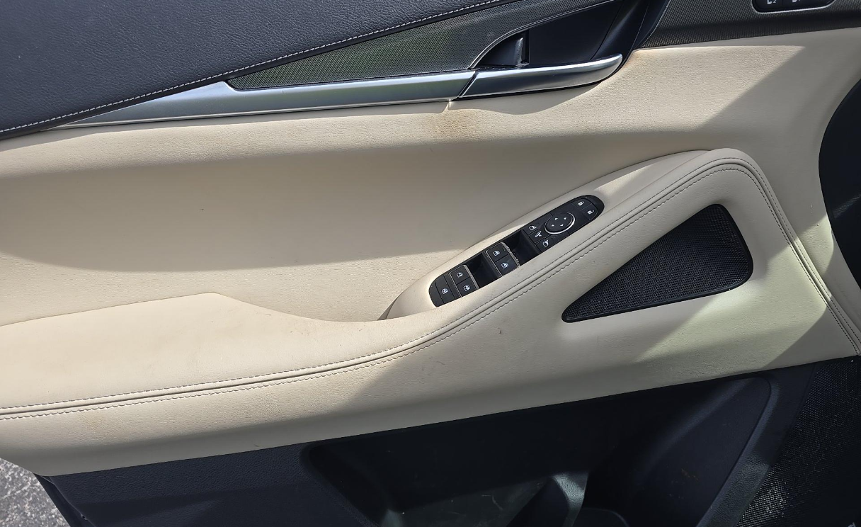 Certified Used 2023 Gray INFINITI LUXE image 10