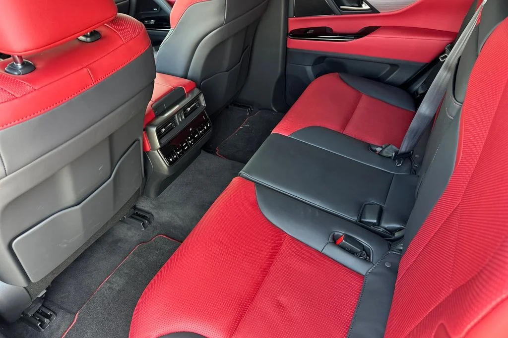 2026 Lexus LX 600 F-Sport - Photo 12