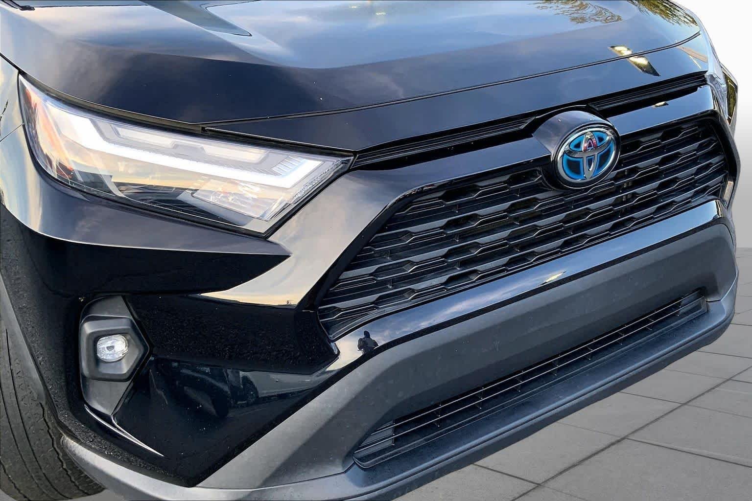 Used 2023 Midnight Black Metallic Toyota Hybrid Woodland image 27