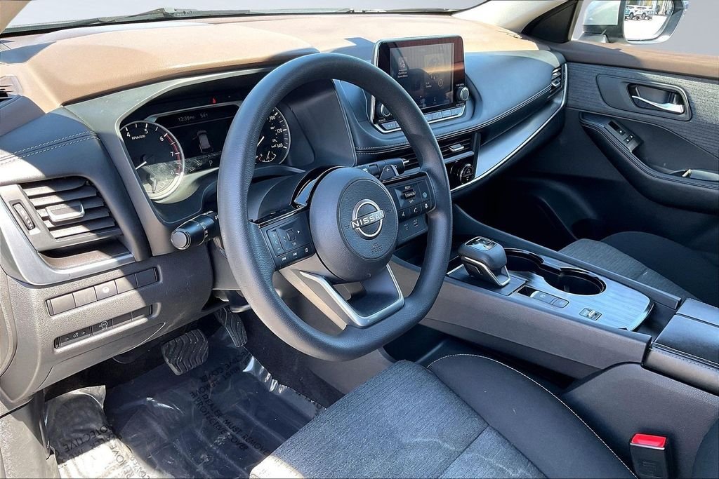 2023 Nissan Rogue SV - Photo 14
